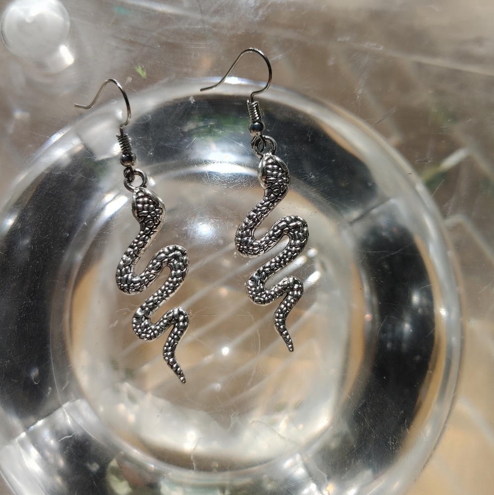 Snake Earrings, Serpent Earring, Silver Gothic 🐍 - Picture 4 of 4